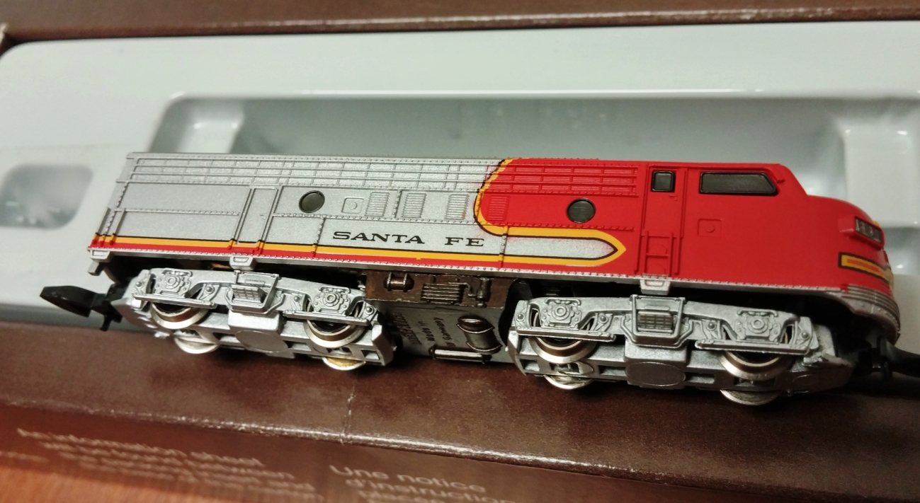 MÄRKLIN 4060, locomotive diesel Bo Bo F7 A non motorisée Santa Fé AT&SF version 3